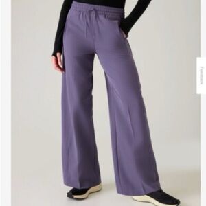 NWOT Athleta Stride Wide Leg Pants – Nightfall Purple Size Small
